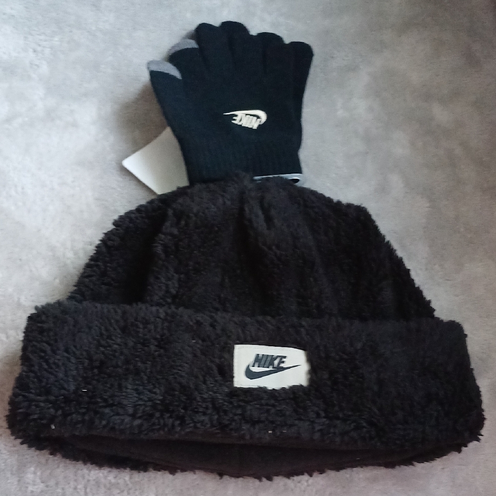 Nike Black Fleece Hat and Gloves Set